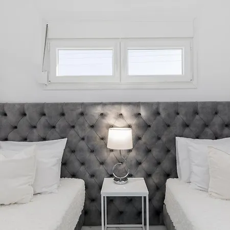 Stork Apartment