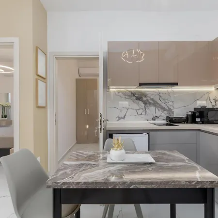 Apartment Stork