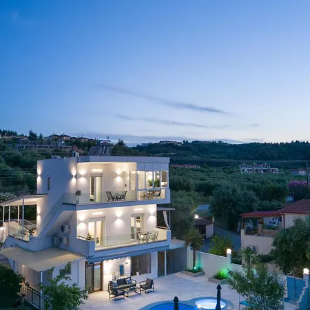 Stork * חניוטי